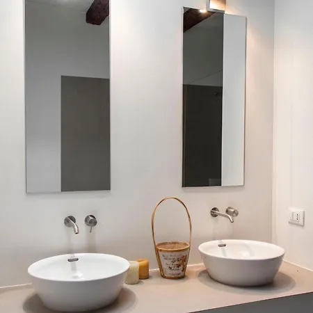 Ca Farnese, Beautiful Big In Trad Area Апартаменты